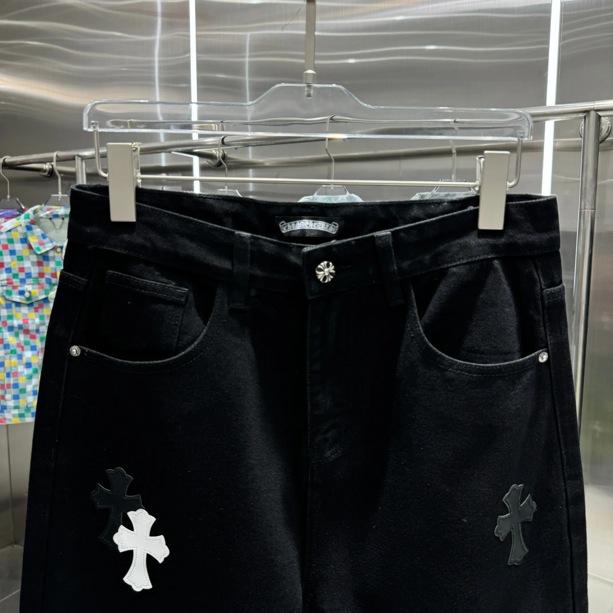🅿️270 Crow Heart Cross Logo + Printed Logo Jeans 2025 latest product, original goods, washed casual jeans, imported original washed stretch fabric, comfortable and elastic, original hardware accessories decorated with logo, super correct version, extremely high grade, counter quality, fashionable and stylish upper body. The printing uses imported foam printing, customized buttons, YKK zippers. The complete set of accessories is customized by molding. Color: Black Size: S-XXL 28 30 32 34 36 code